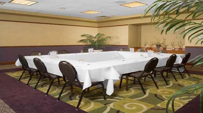 Hilton Garden Downtown 3*