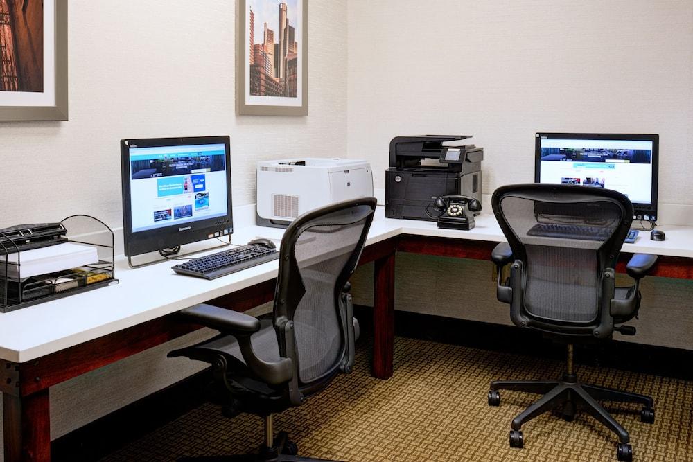 Hilton Garden Downtown Hotel 3*