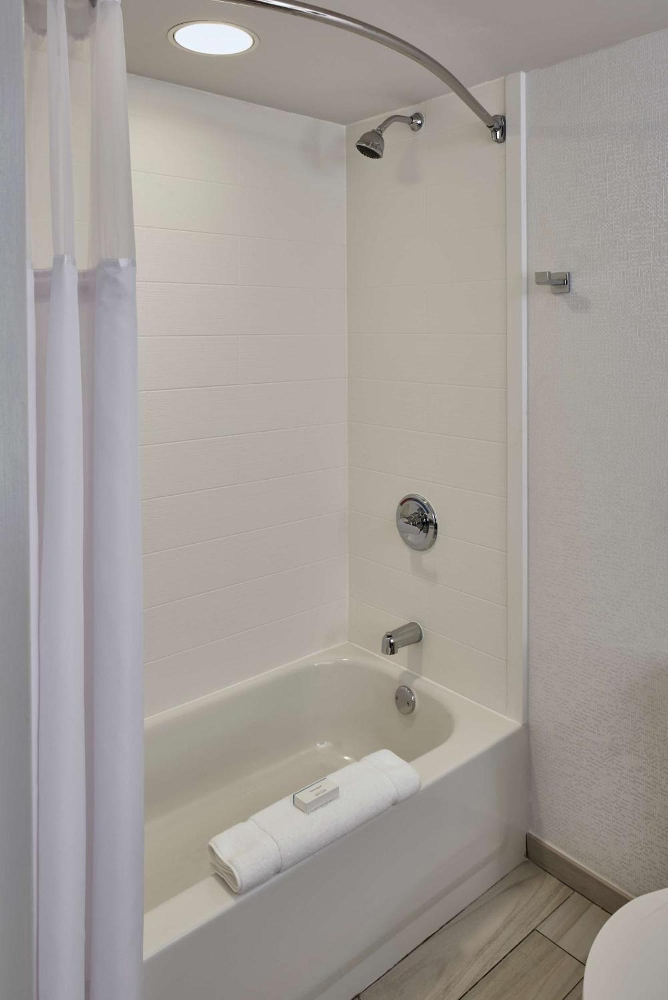 Hilton Garden Downtown Hotel 3*