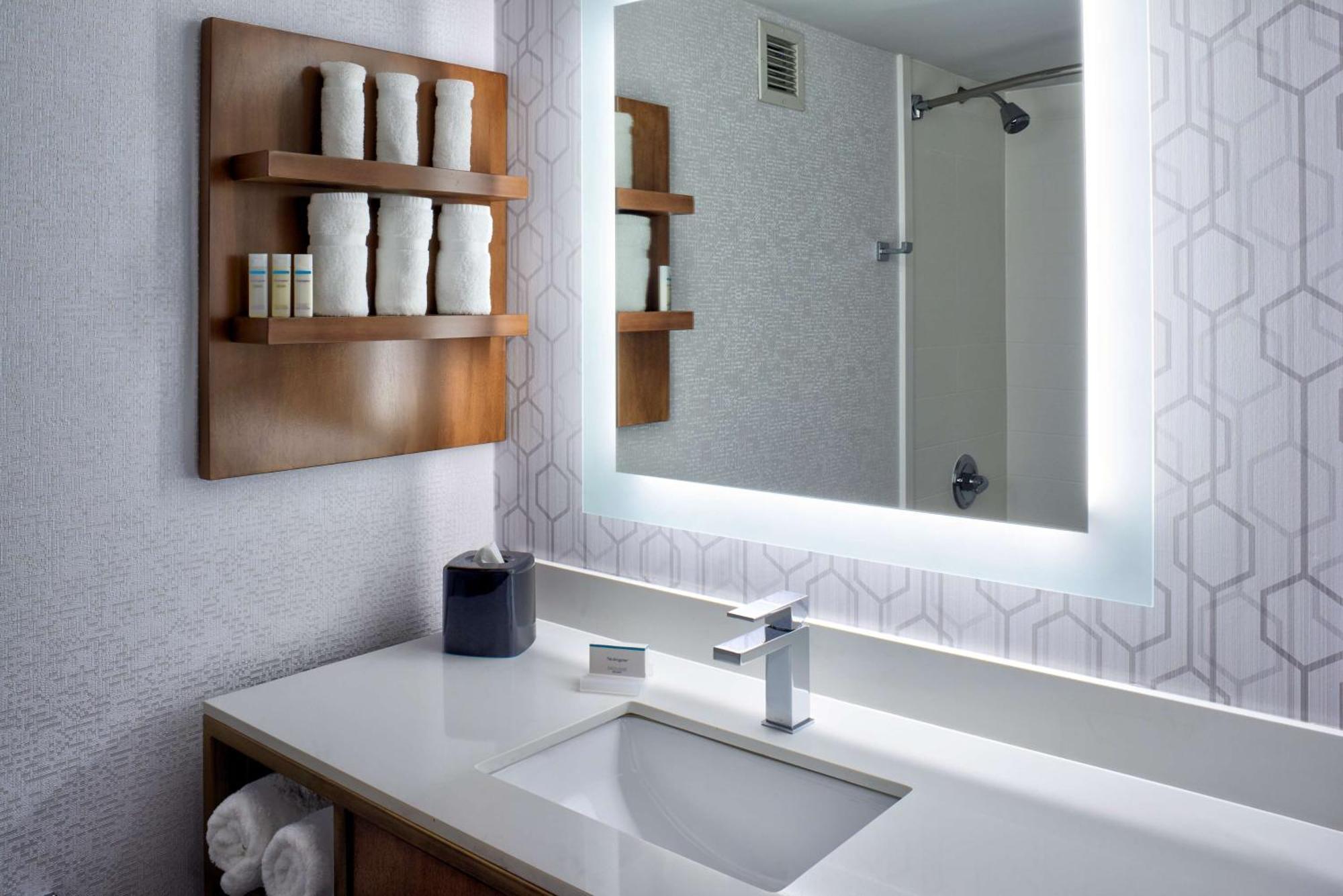Hilton Garden Downtown Hotel 3*