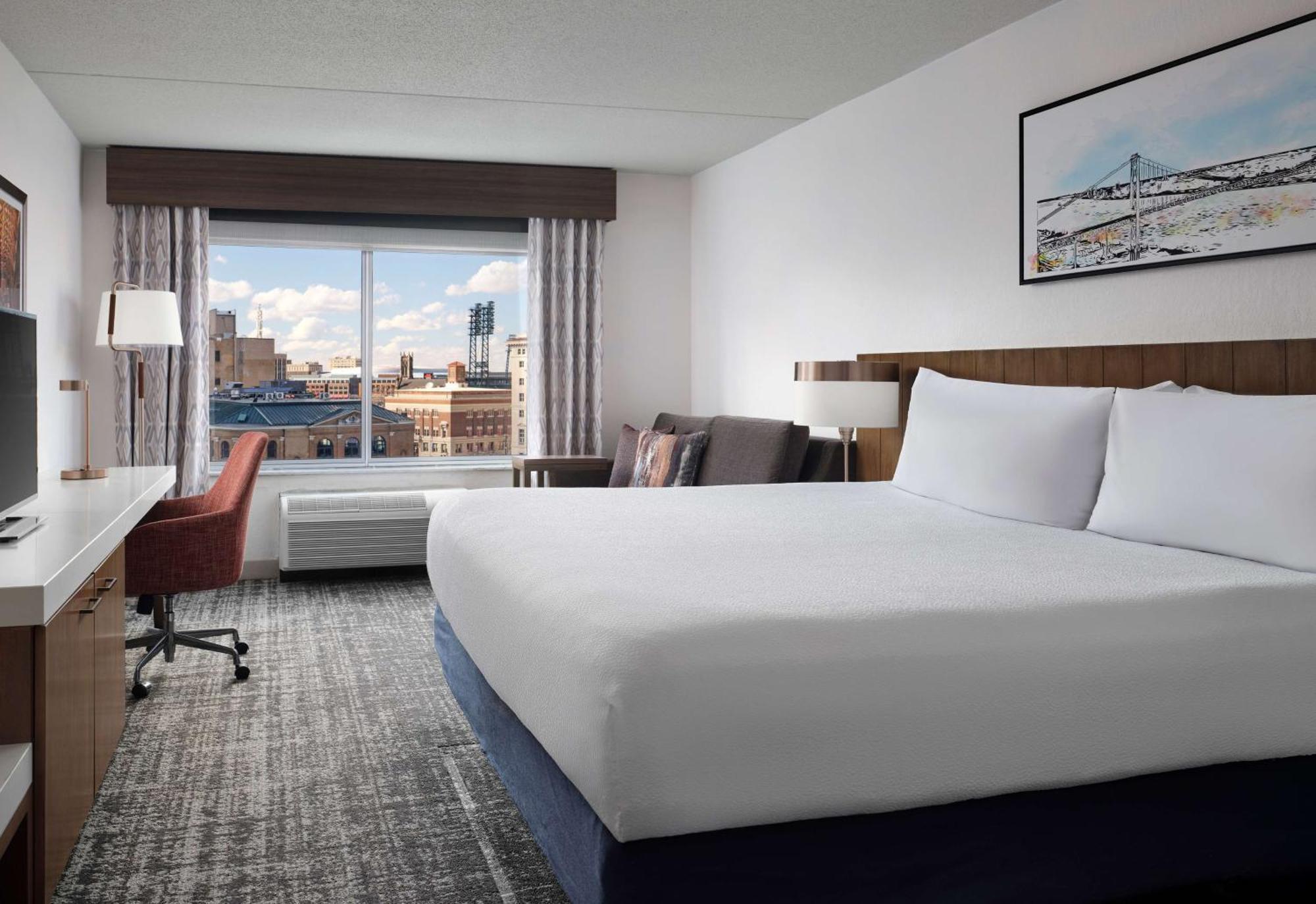 Hilton Garden Downtown 3*